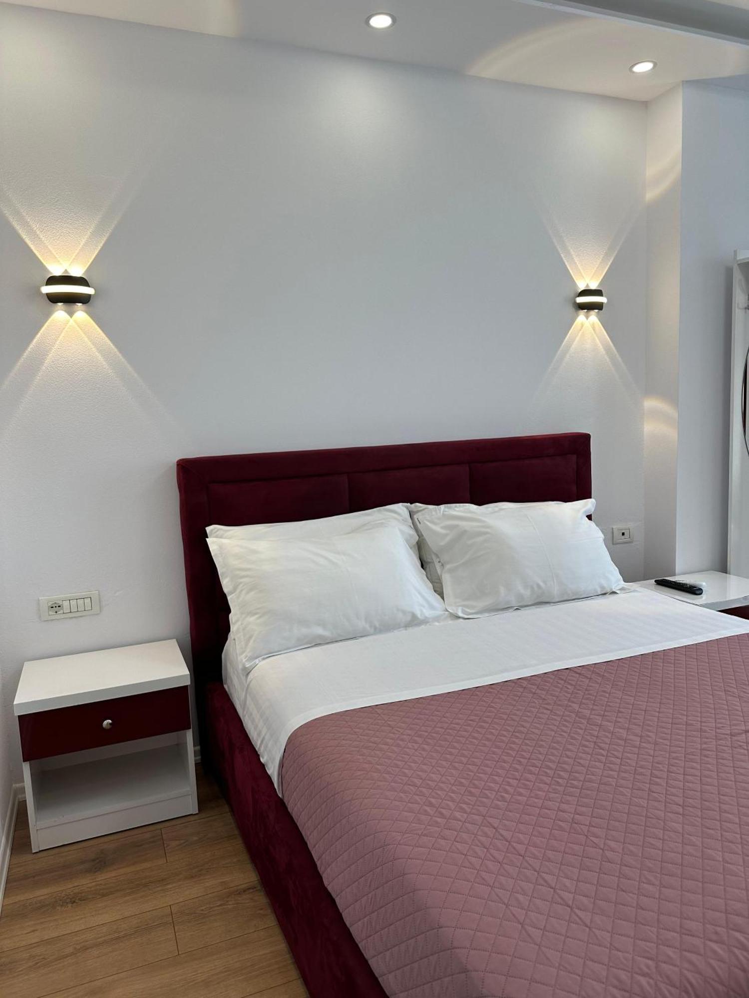 Hotel Arberia Tirana Buitenkant foto