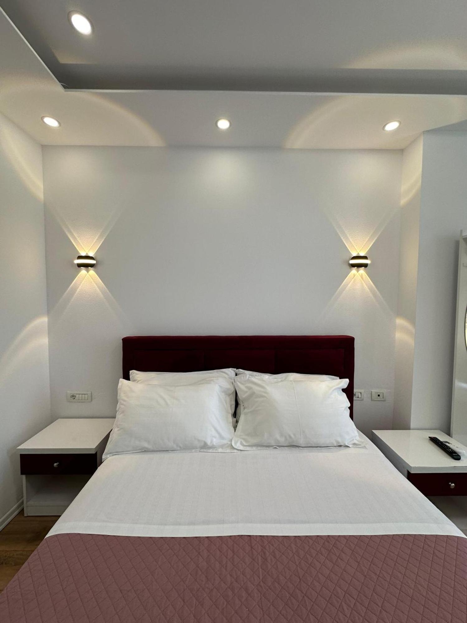 Hotel Arberia Tirana Buitenkant foto