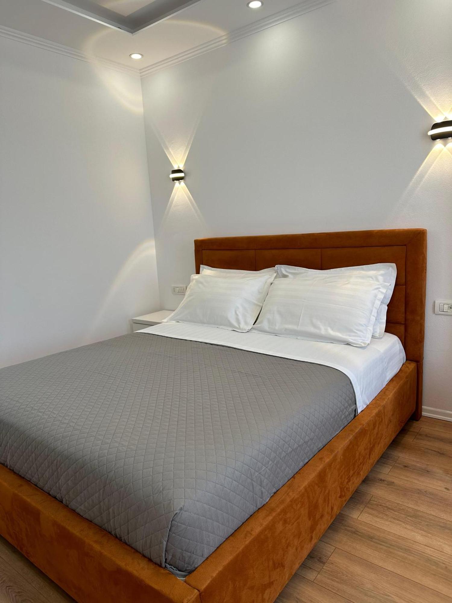 Hotel Arberia Tirana Buitenkant foto