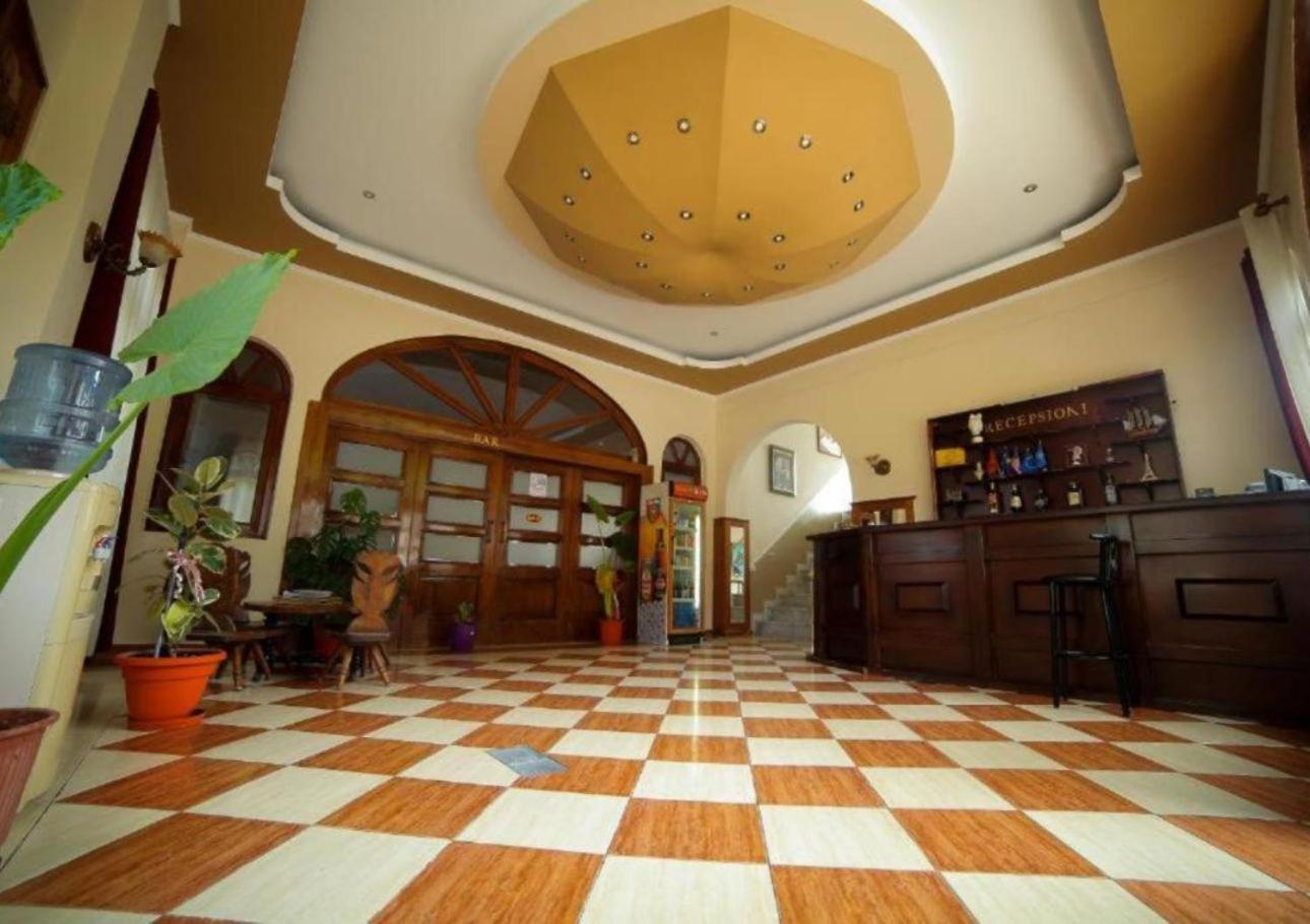 Hotel Arberia Tirana Buitenkant foto
