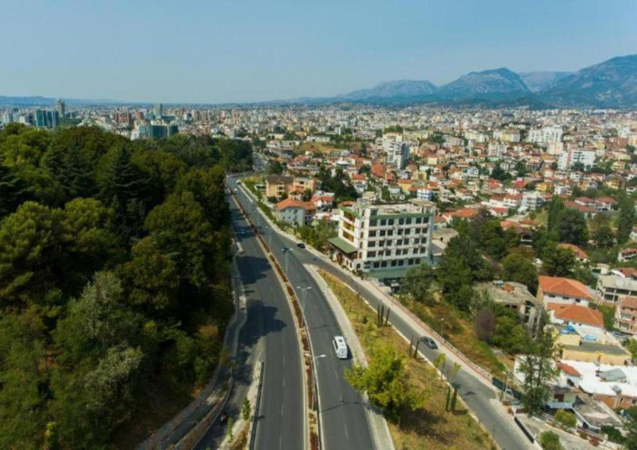 Hotel Arberia Tirana Buitenkant foto