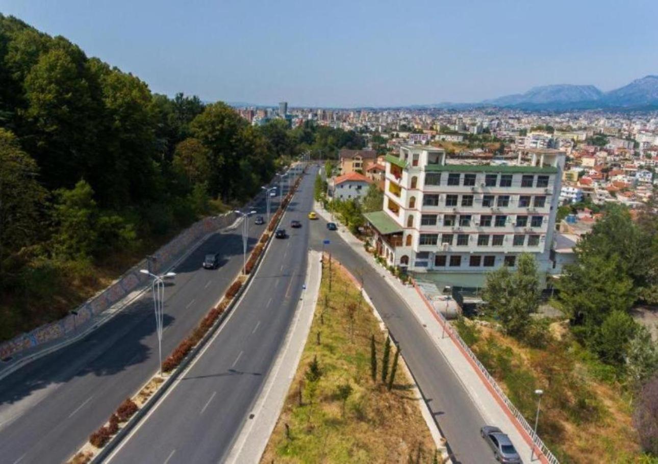 Hotel Arberia Tirana Buitenkant foto