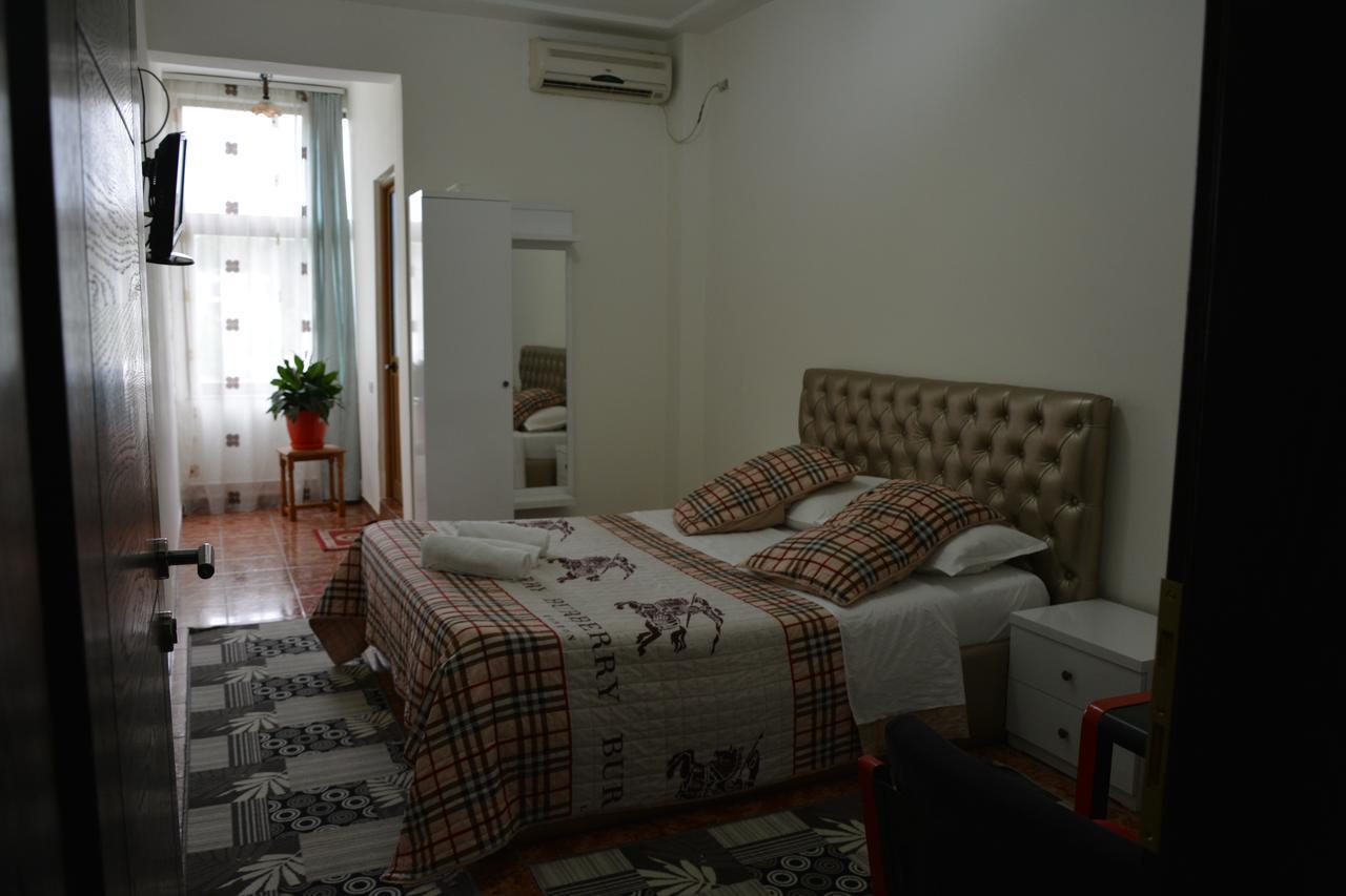 Hotel Arberia Tirana Buitenkant foto