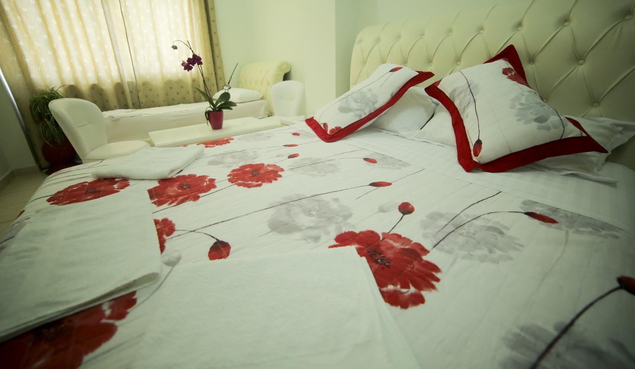 Hotel Arberia Tirana Buitenkant foto
