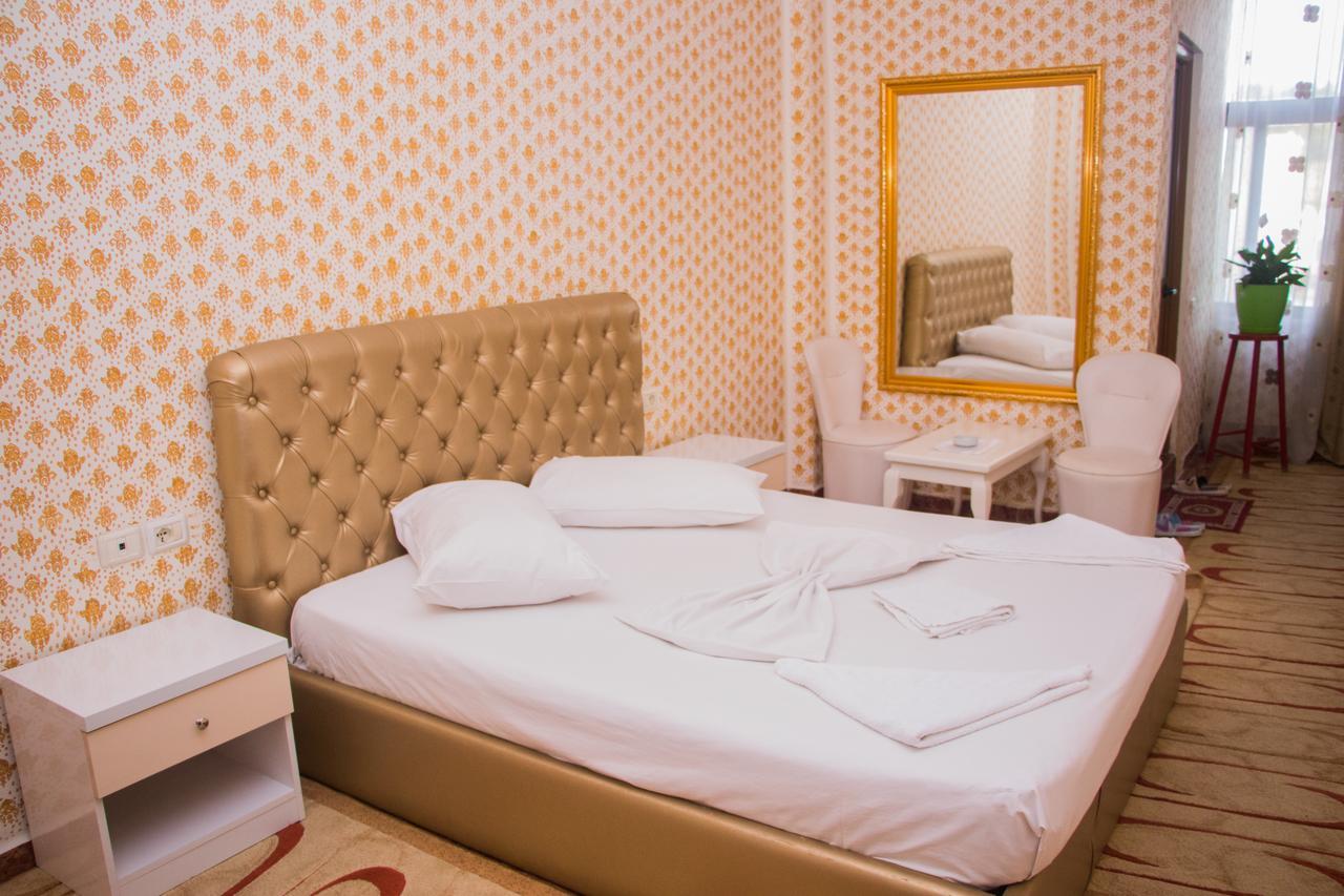 Hotel Arberia Tirana Buitenkant foto